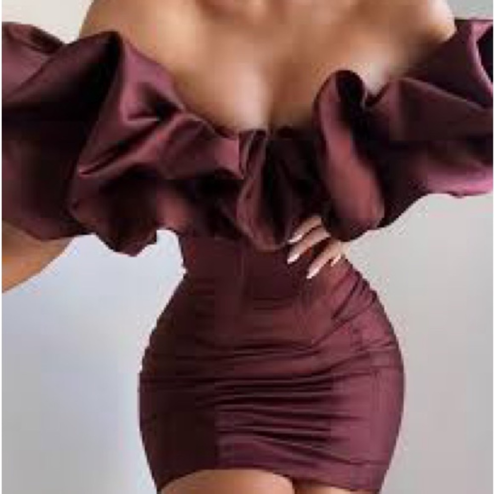 Selena-Raisin Satin Ruffle Strapless Dress